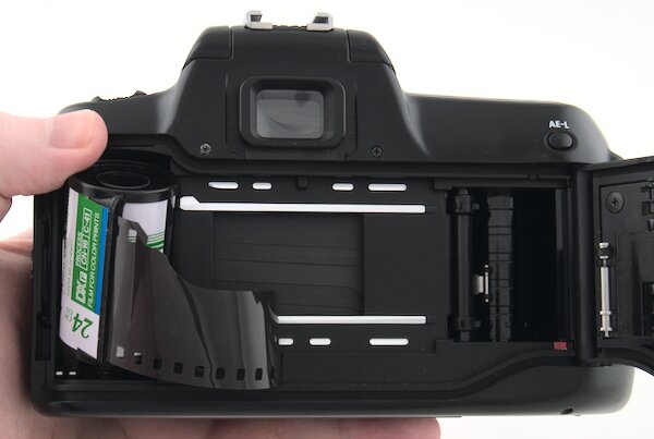 Nikon N50 Load Film Canister