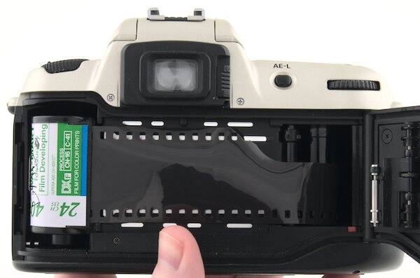 Nikon N60 Pull Film Leader