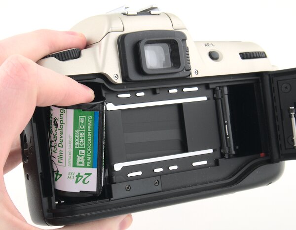 Nikon N60 Remove 35mm Film Canister