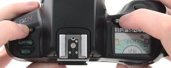 /how-to-rewind-remove-film-nikon-n70-f70/nikon-n70-film-rewind-buttons.jpg