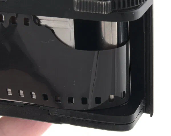 Film leader inserted in the Minox 35 EL take-up spool