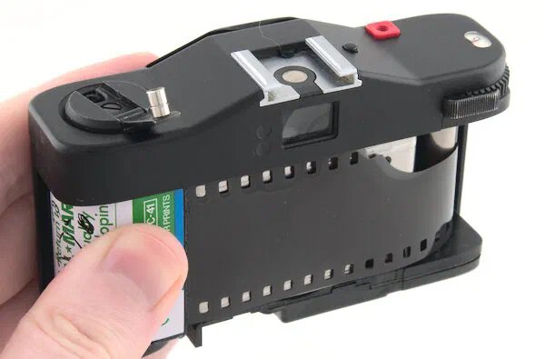 Minox 35 EL remove film slack