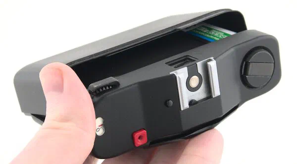 Minox 35 EL tilt film back