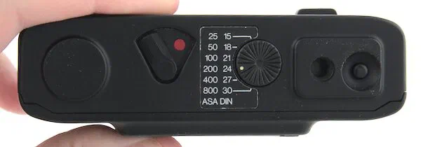 Unlock the Minox 35 EL film back
