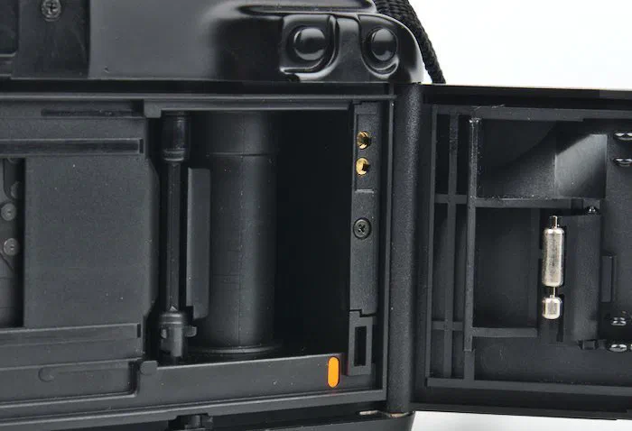 Loading Film