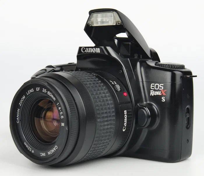 Built in Pop Up Flash and Canon 35-80mm Lens