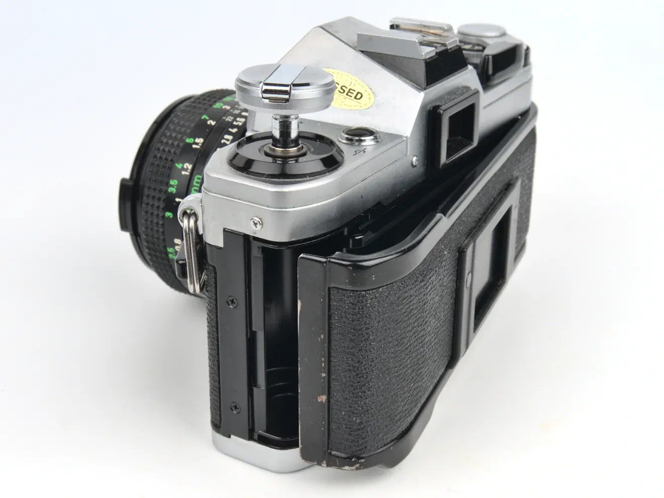 Canon AE-1 opening the film door Canon AE-1 opening the film door