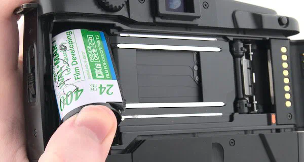 Canon EOS 650 Remove 35mm Film Canister Canon EOS 650 Remove 35mm Film Canister