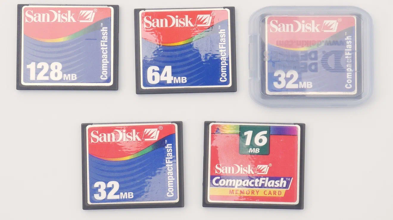 CompactFlash memory cards CompactFlash memory cards