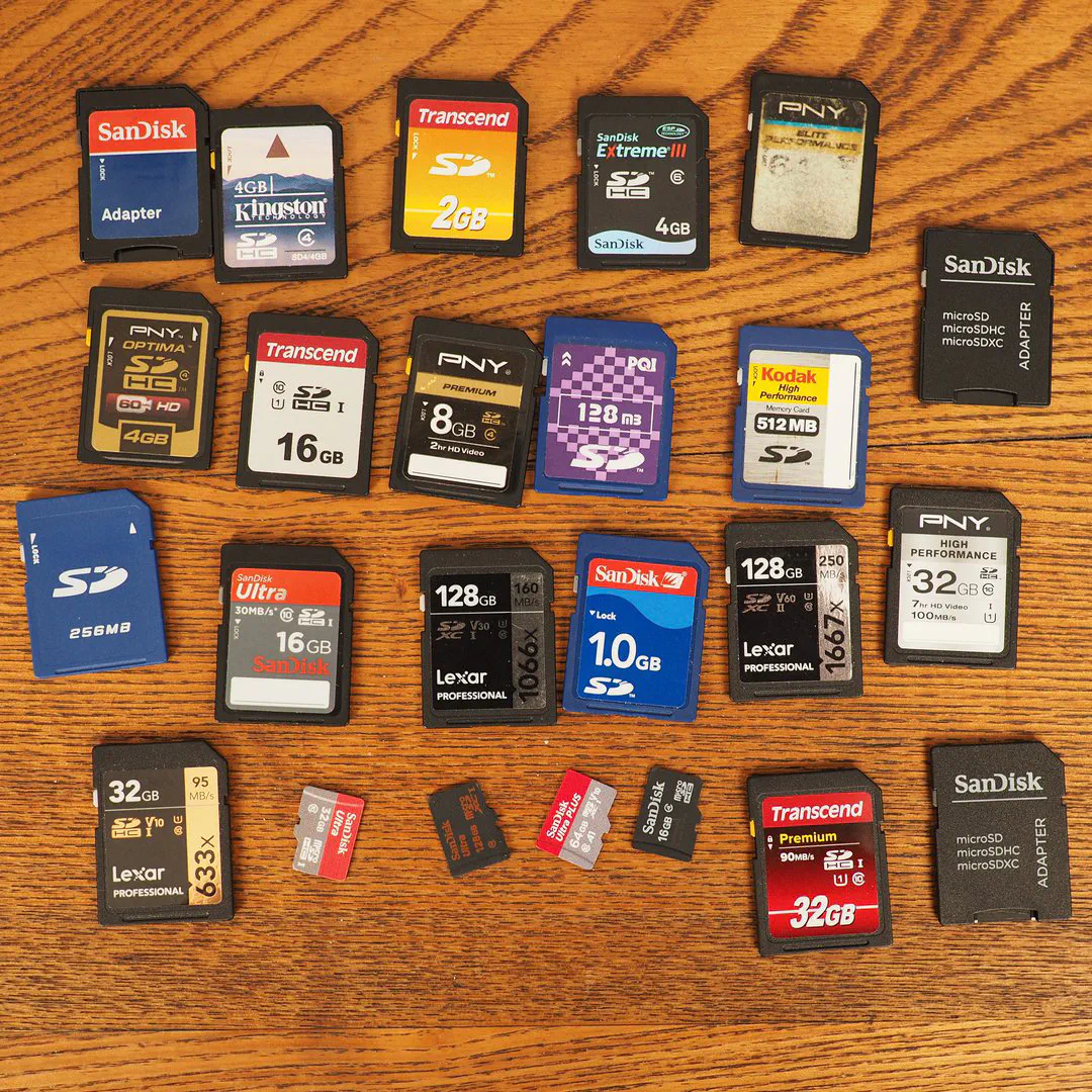 A bunch of SD memory cards with different capacities.