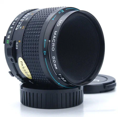Side of the Macro Lens showing Aperture Ring, Focus Ring, and Focus Distance Scale Side of the Macro Lens showing Aperture Ring, Focus Ring, and Focus Distance Scale