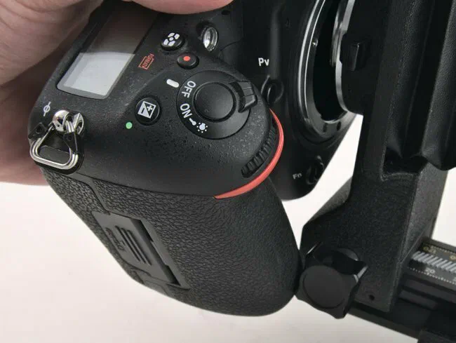 Nikon PB-6 Clearance Problem