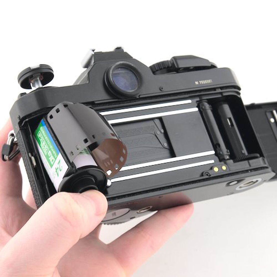 How to Rewind and Remove Film from the Nikon FM2