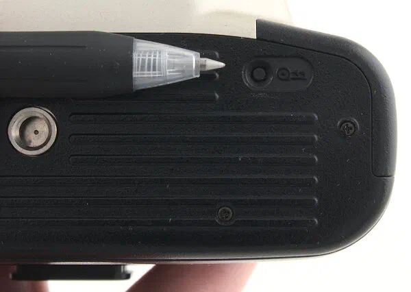 Nikon N60 Film Rewind Button