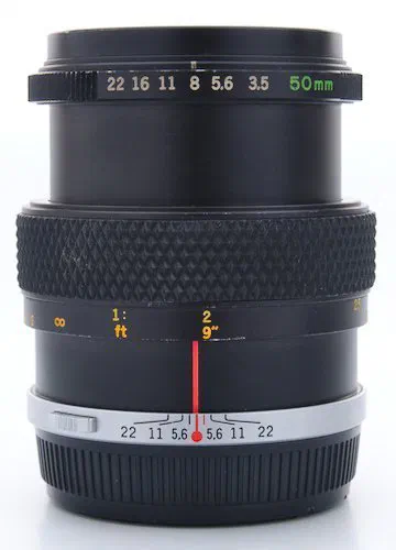 Focus Distance, Aperture Ring, and Distance Scale Focus Distance, Aperture Ring, and Distance Scale