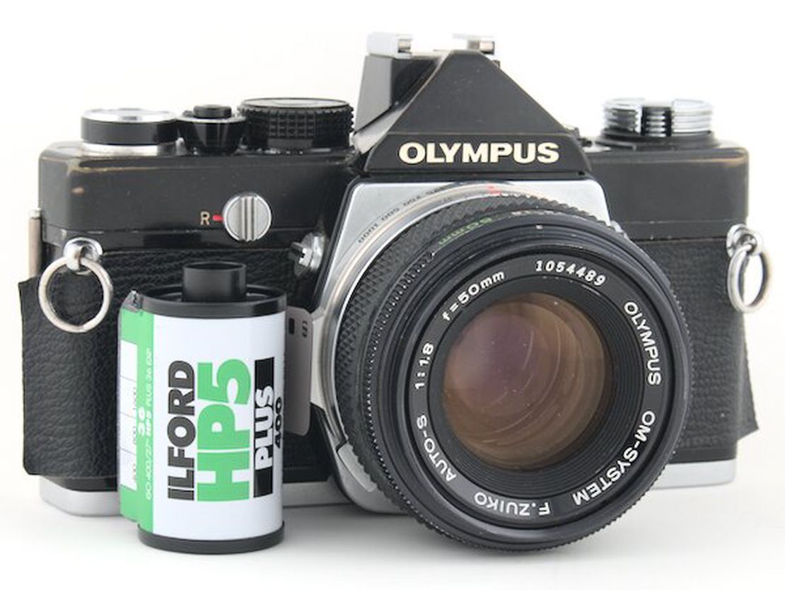 How to Load 35mm Film into the Olympus OM-1