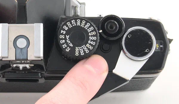 Set ISO on the Olympus OM-1