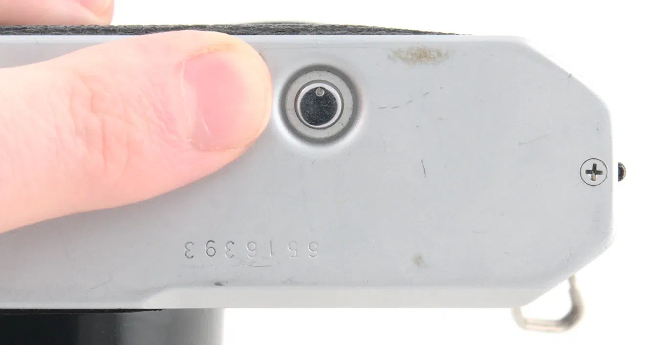Pentax K1000 Unlock Take-Up Spool Pentax K1000 Unlock Take-Up Spool