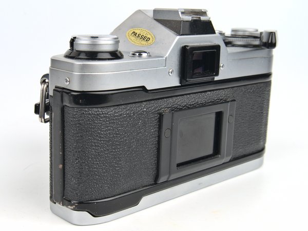 Canon AE-1 film back securely closed