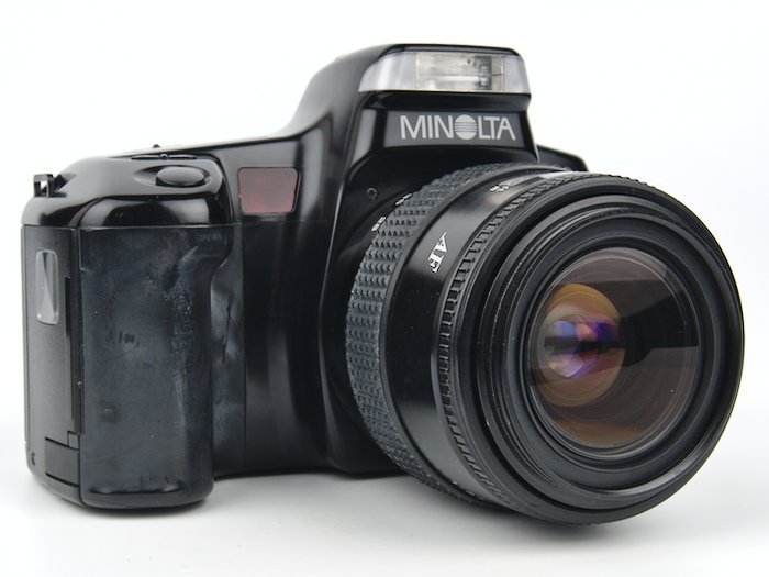 The Minolta Maxxum 5000i was built around the idea of Creative Expansion Cards. Cards you can put into the 35mm film SLR to add additional features.