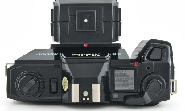 /nishika-n8000-3d-camera/nishika-n8000-flash-contacts.webp
