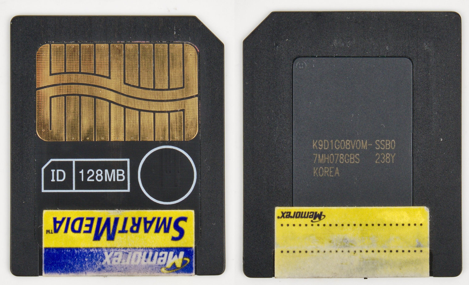 /types-of-camera-memory-cards/128mb-smartmedia-memory-card.jpg